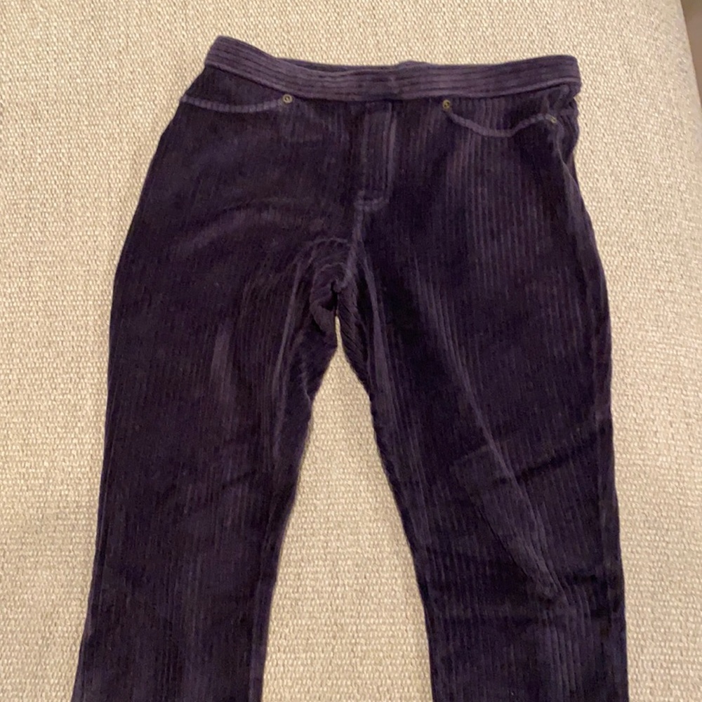 Navy wide wale corduroy leggings, hue brand, size medium.